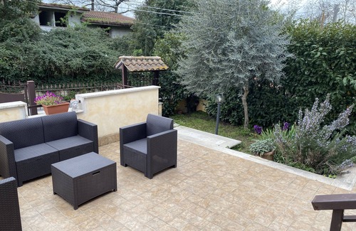 Guidonia Montecelio House | Villa marco simone family apartment with garden