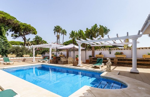 Cabopino Villa | Villa 'Margarita' close to the Beach with Pool & Wi-Fi
