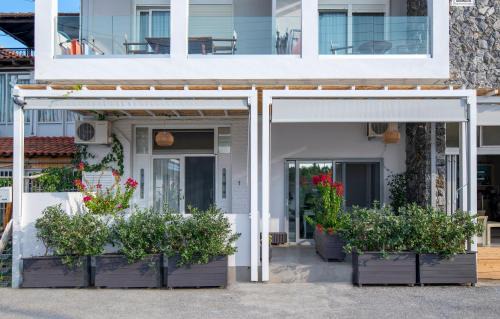 Toroni Apartment | Villa Maria