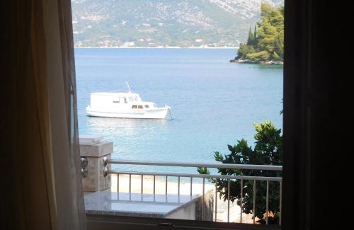 Cove Tri Zala (Zrnovo) Villa | Villa Marija