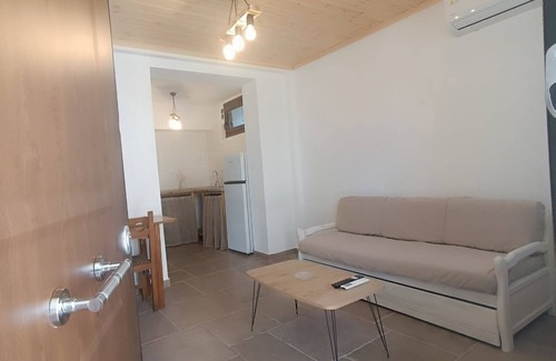 Fourka Apartment | VIlla Marilou Two Bedroom with Garden View