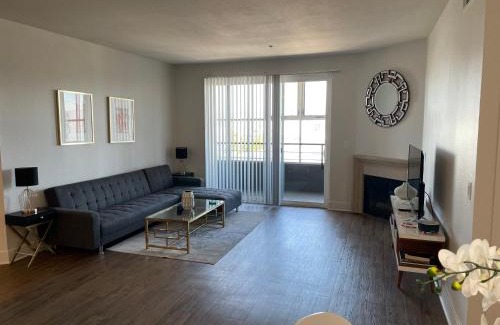 Marina del Rey Apartment | Villa Marina - Luxe, Spacious, Gated, 2 Master Suites in TRUE Marina Del Rey