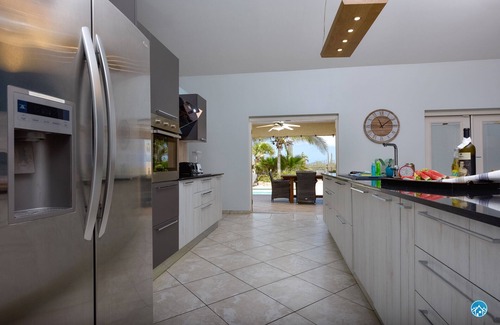Opal Villa | Villa Mariposa - Private pool - volleyball court - quiet and serene villa!