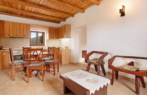 Elation Villa | Villa 'Mary Helen' with Private Pool, Private Terrace and Shared Garden