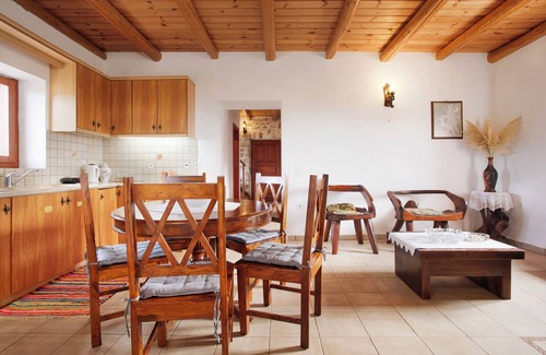 Elation Villa | Villa 'Mary Helen' with Private Pool, Private Terrace and Shared Garden