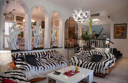 Les Meravelles Villa | Villa Matias Pool and beach