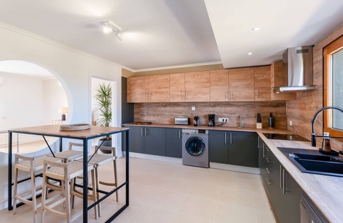 Praia da Luz House | Villa Maya Luxurious House With Pool by LovelyStay