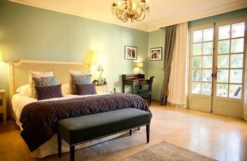 Aigues-Mortes Medieval City Hotel | Villa Mazarin Aigues Mortes