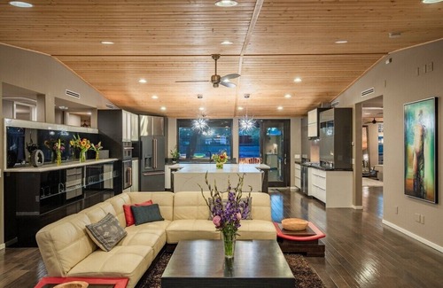 Village Grove Villa | Villa Medano: Luxe Home | Heated Infinity Pool | Minutes to Old Town Scottsdale