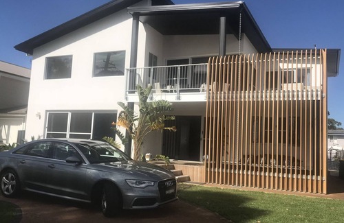 Narrawallee House | Villa Medusa Beach House & Resort Pool 150m to Beach