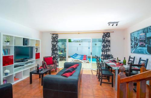 Puerto del Carmen Villa | Villa Megan by Villa Plus