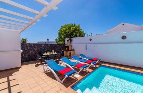 Puerto del Carmen Villa | Villa Megan by Villa Plus