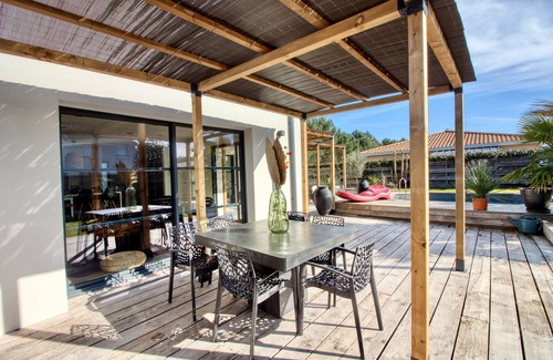 Le Porge Villa | Villa Meli with the ocean, Lacanau and the Bassin d'Arcachon just 10 minutes away