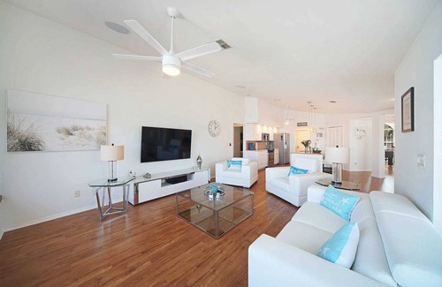 Eight Lakes Villa | Villa Melima - Stylishly Furnished Lakefront Home with Gulf Access, Amazing Pool Area