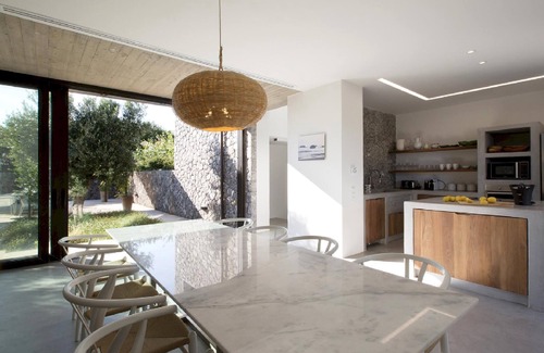 Agios Matthaios Villa | Villa Melitiei beach front