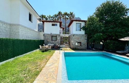 Dalyan Villa | Villa Merry - Dalyan Stonehouse with Palmtrees, 50m to River