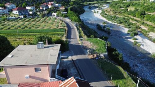 Shkoder County Villa | Villa Mesi Bridge by River