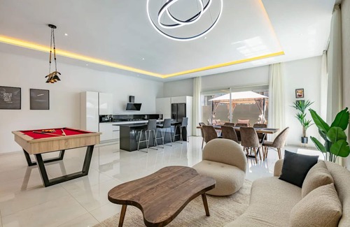 El Aggada Villa | Villa Mima: Contemporary Luxury with Heated Pool in Marrakech