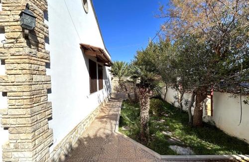 Torre Castiglione House | Villa Mimina