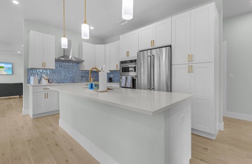 Pelican House | Villa Mimosa – A Luxury Gulf-Access Retreat in SW Cape Coral near Cape Harbour