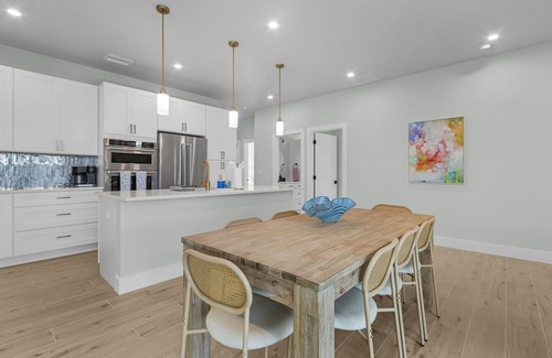 Pelican House | Villa Mimosa – A Luxury Gulf-Access Retreat in SW Cape Coral near Cape Harbour