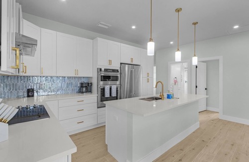Pelican House | Villa Mimosa – A Luxury Gulf-Access Retreat in SW Cape Coral near Cape Harbour