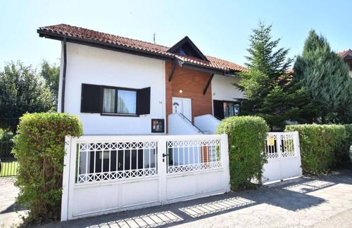 Kladovo Villa | Villa Mina - modern house with swimming pool for 12 people