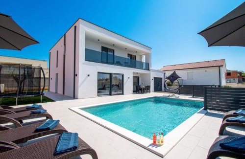 Sikici Villa | Villa Mina with a private pool in Pula