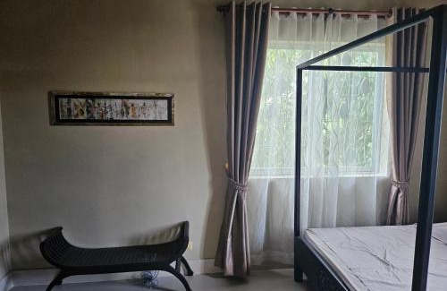 Sen Sok Bed & Breakfast | Villa Minou Takmao