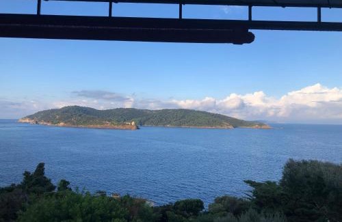 Ile du Levant Bed & Breakfast | Villa Mirabel