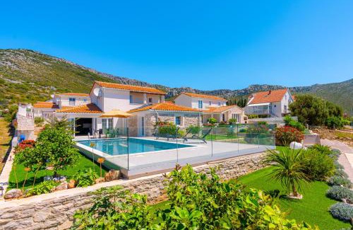 Stankovici Villa | Villa Mirage with Private Heated Pool