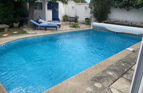 Morieres-les-Avignon Villa | VILLA MIREILLE CALME ARBOREE PISCINE SANS VIS A VIS SECURISEE