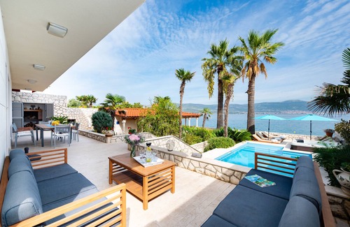 Municipality of Trogir Villa | Villa Mirjana - Exclusive beachfront 6 bedroom villa with pool