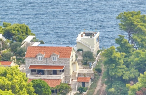 Kobas Apartment | Villa Mirosa-Double Room with Forest View (7)