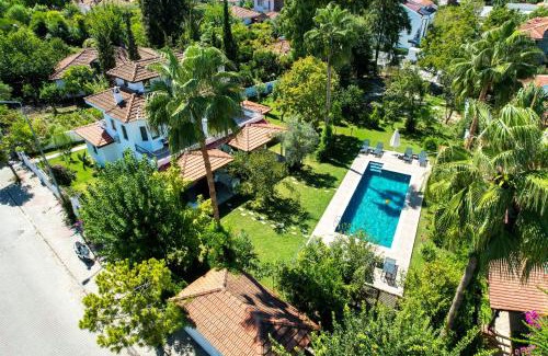 Dalyan City Center Villa | Villa Misli - red/green