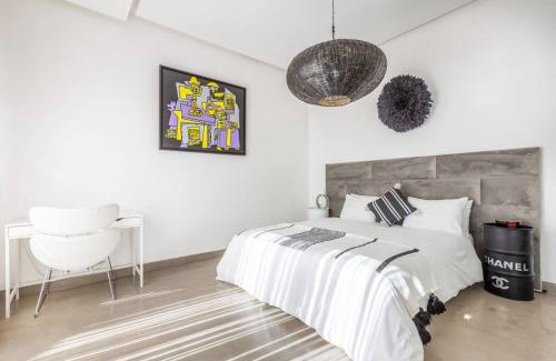 Oulad Hassoune House | Villa Moderne and Chic Piscine Chauffee 6 Pers