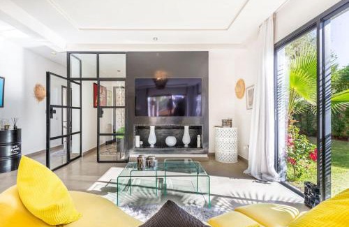 Oulad Hassoune House | Villa Moderne and Chic Piscine Chauffee 6 Pers