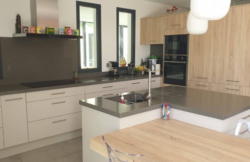 Seguret Villa | Villa moderne avec jacuzzi, piscine et vue
