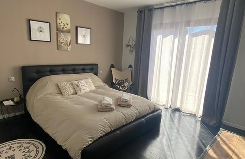 Quissac Villa | Villa Moderne Spacieuse au Calme Avec Piscine et vue sur la Montagne Coutach