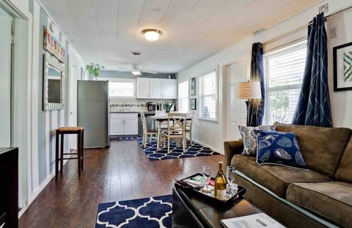 Englewood Cottage | Villa Mojito Dazzles