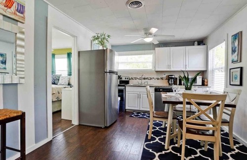 Englewood Cottage | Villa Mojito Dazzles