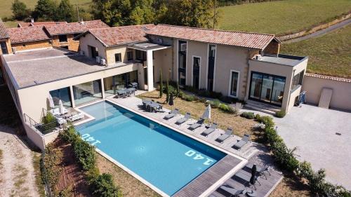 Les Echets Villa | Villa Molinant, évasion en Pierres Dorées