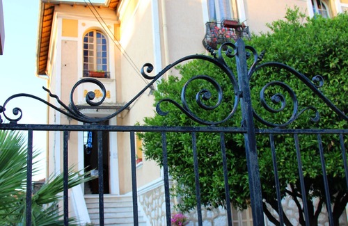 La Californie Apartment | Villa Mon Rêve studio in cool Nice with AC