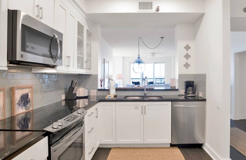 Ono Island Condo | Villa Monarch | Stunning Views, Private Balcony, & Beautiful Interior