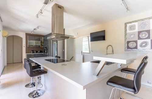 La Crau Villa | Villa Moniris - Provence and the French Riviera Bliss – Private Villa with Pool