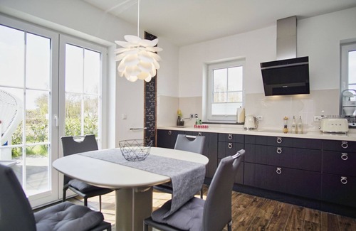 Trent House | Villa Morgensünn - House in an idyllic location with sauna, terrace and garden -