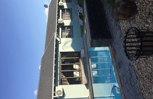 Robertsham House | Villa Moshay- luxurious, 5 star self catering home