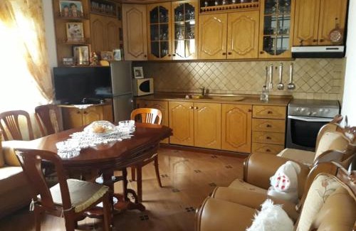 Mbrostar-Urë House | Villa Mukaj
