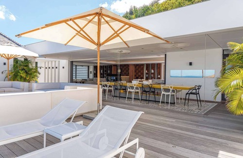 Flamands Villa | Villa My Way in Flamands by Personal Villas - Jacuzzi Overlooking the Sea