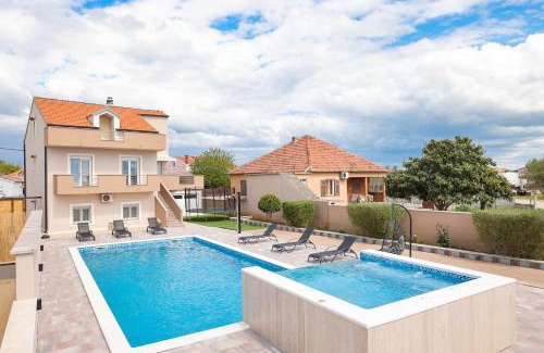Sukosan Villa | Villa Nada for 10 people with pool & integrated whirlpool